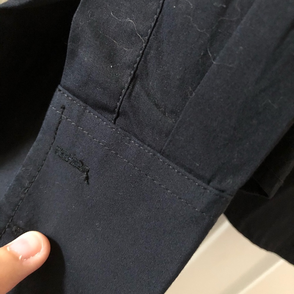 Button down - Picture 3 of 4